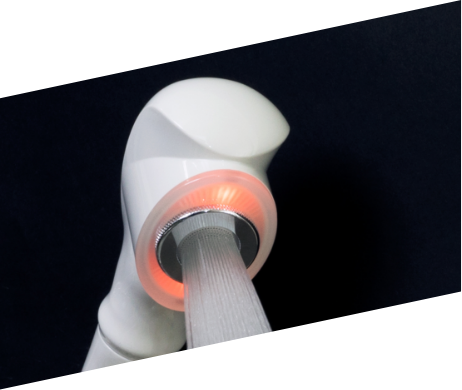 発電技術でLED光によるフォトセラピーシャワーを開発